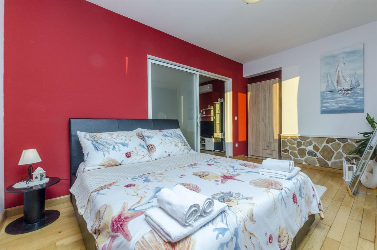 Apartments Bluesun Omiš Eksteriør billede