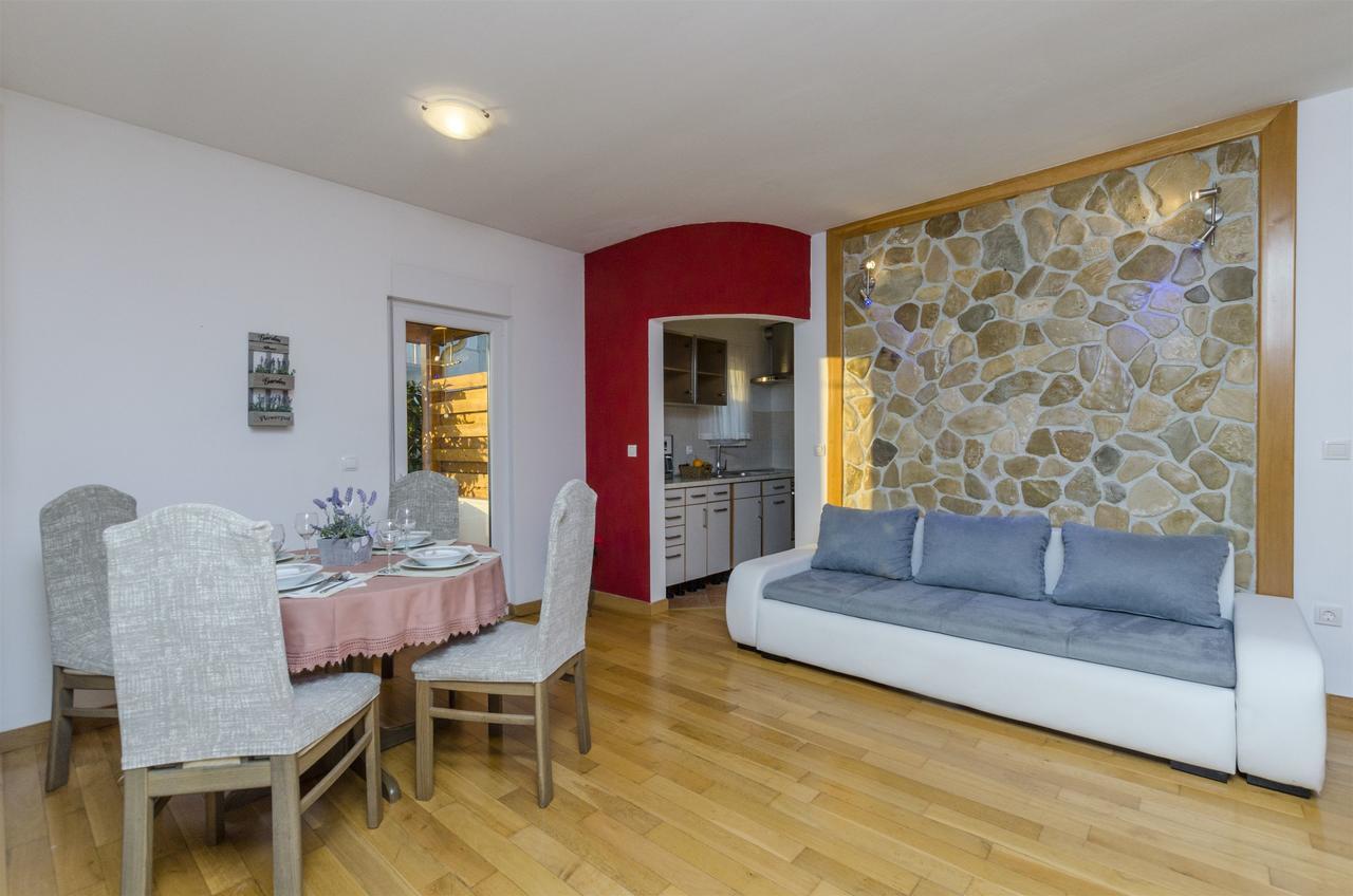 Apartments Bluesun Omiš Eksteriør billede