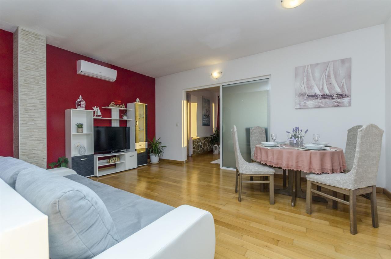 Apartments Bluesun Omiš Eksteriør billede